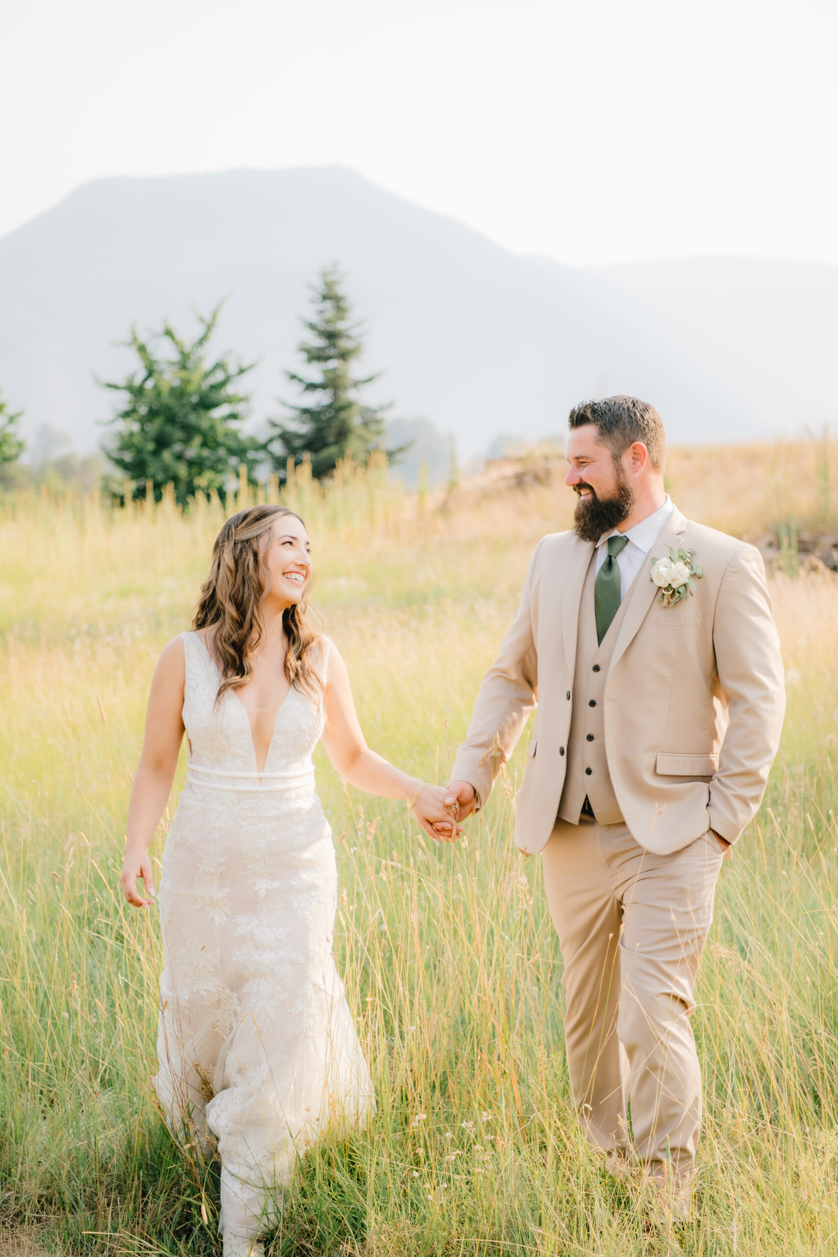 coeur d'alene wedding photographer | turtle house clark fork wedding venue