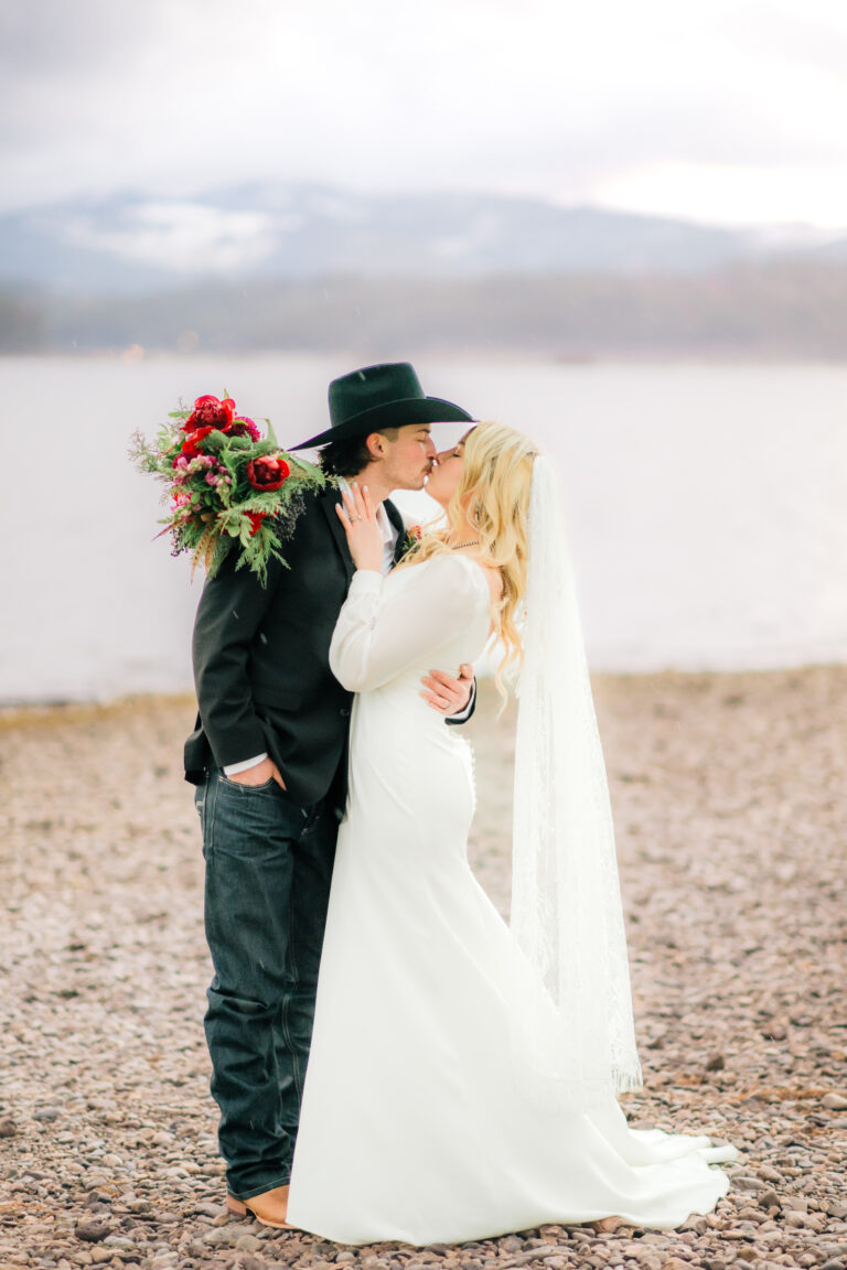 fort sherman chapel wedding | coeur d'alene idaho wedding photographer